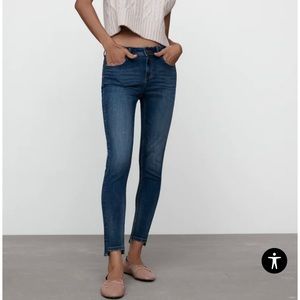 Zara Mid Rise Skinny NWT